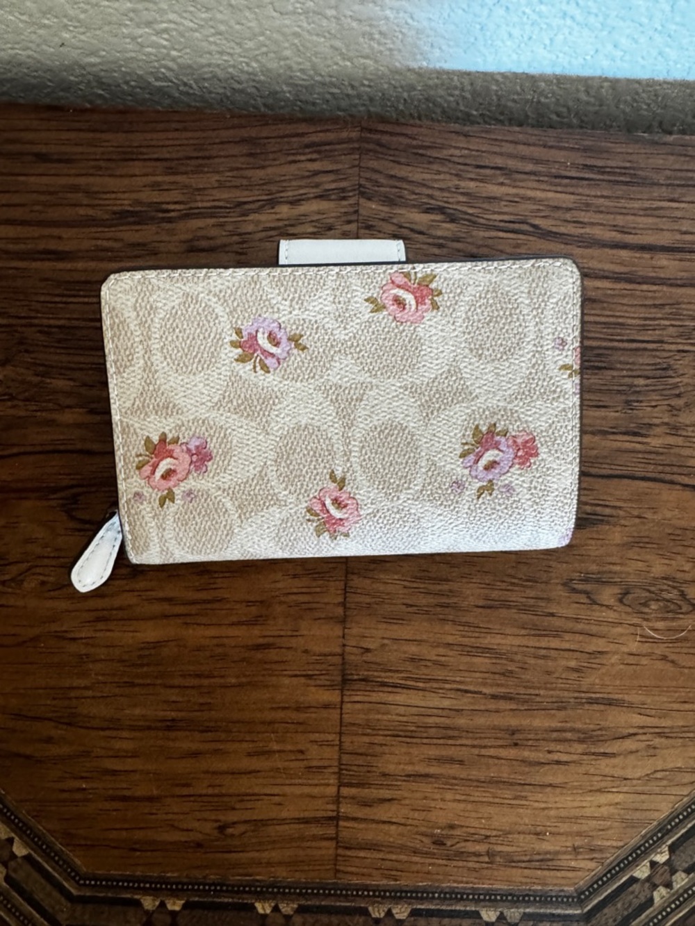 NWT Coach Signature Floral Corner Zip Wallet - Picture 3 of 7